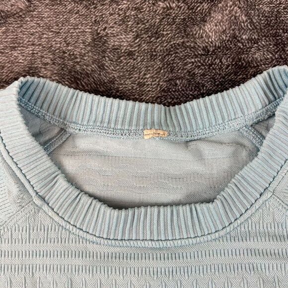 Lululemon Rest Less Pullover Light Blue Textured Thumbholes Women's 6* - Picture 3 of 10